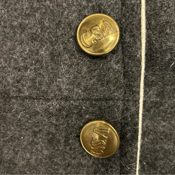 Men's Gray Double-Breasted Coat with Gold Accents - Picture 6 of 8